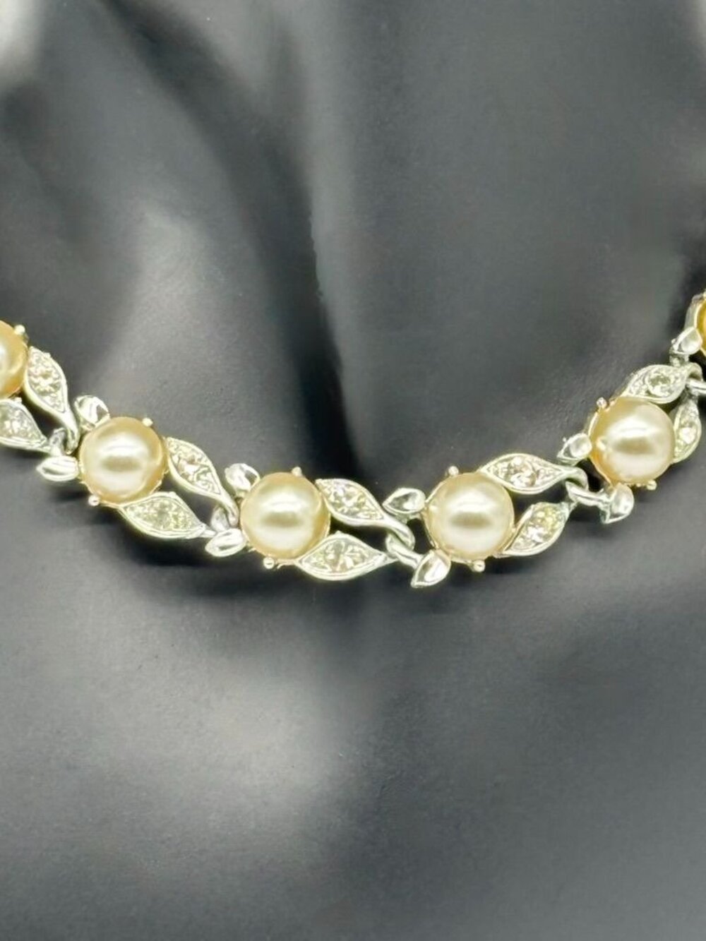 Vintage Lisner Choker Faux Pearl Pave Rhinestone W/Silver-Tone Adjustable Signed - Picture 2 of 16